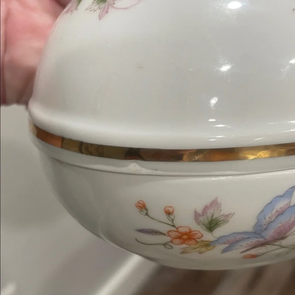 Vintage 1974 Avon Egg Shaped Trinket / Jewelry Storage Dish with 24K Gold Trim